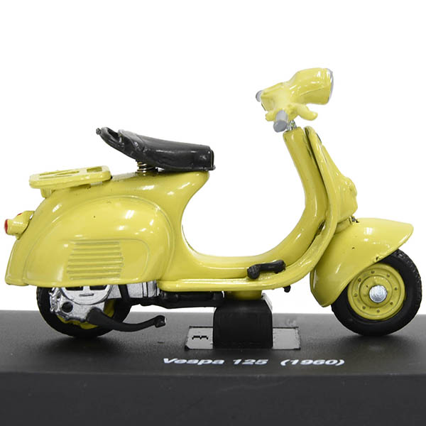 1/32 Vespa 125 1960 Miniature Model