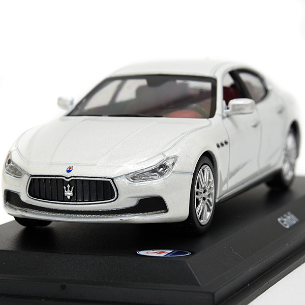 1/43 MASERATI Ghibli (Pearl White)