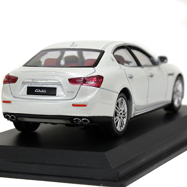 1/43 MASERATI Ghibli (Pearl White)