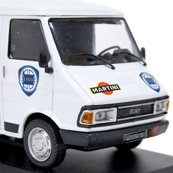 1/43 FIAT 242E LANCIA-MARTINI Transporter Miniature Model