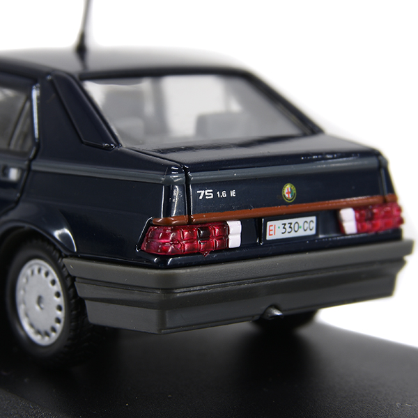 1/43 Alfa Romeo 75 1.6 IEߥ˥奢ǥ