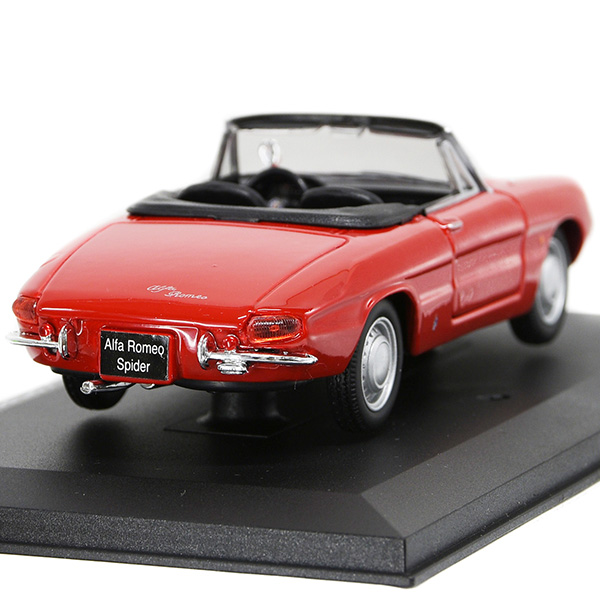 1/32 Alfa Romeo Spider Duetto Miniature Model