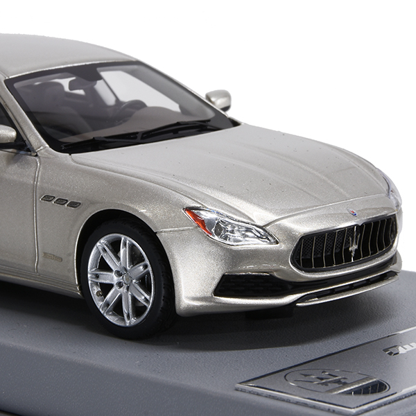 1/43 MASERATI Genuine Quattroporte Granlusso 2017 Miniature Model (Champagne) By BBR